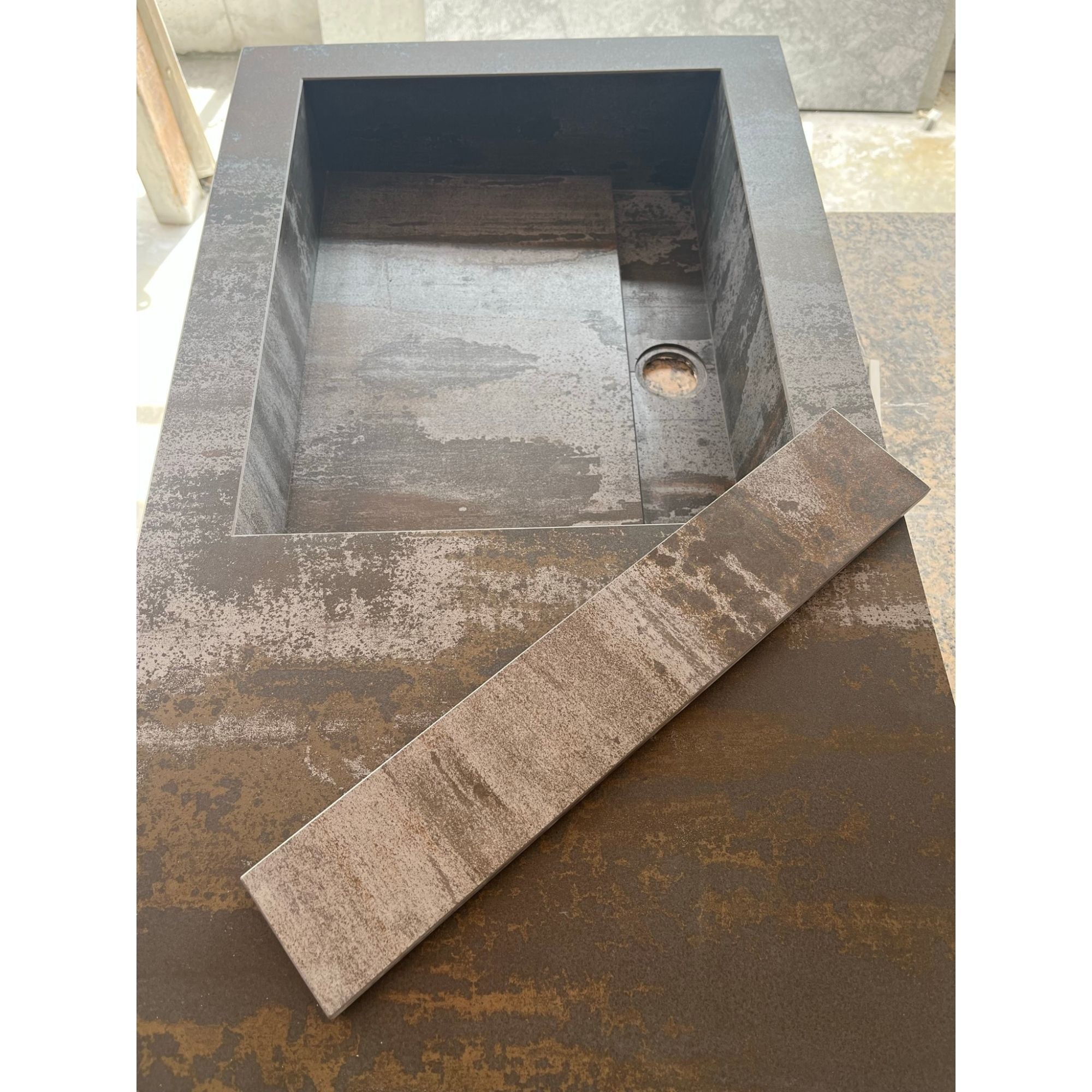 HANDCRAFTED DEKTON TRILLIUM ENGINEERED PORCELAIN SINK (ES-065)