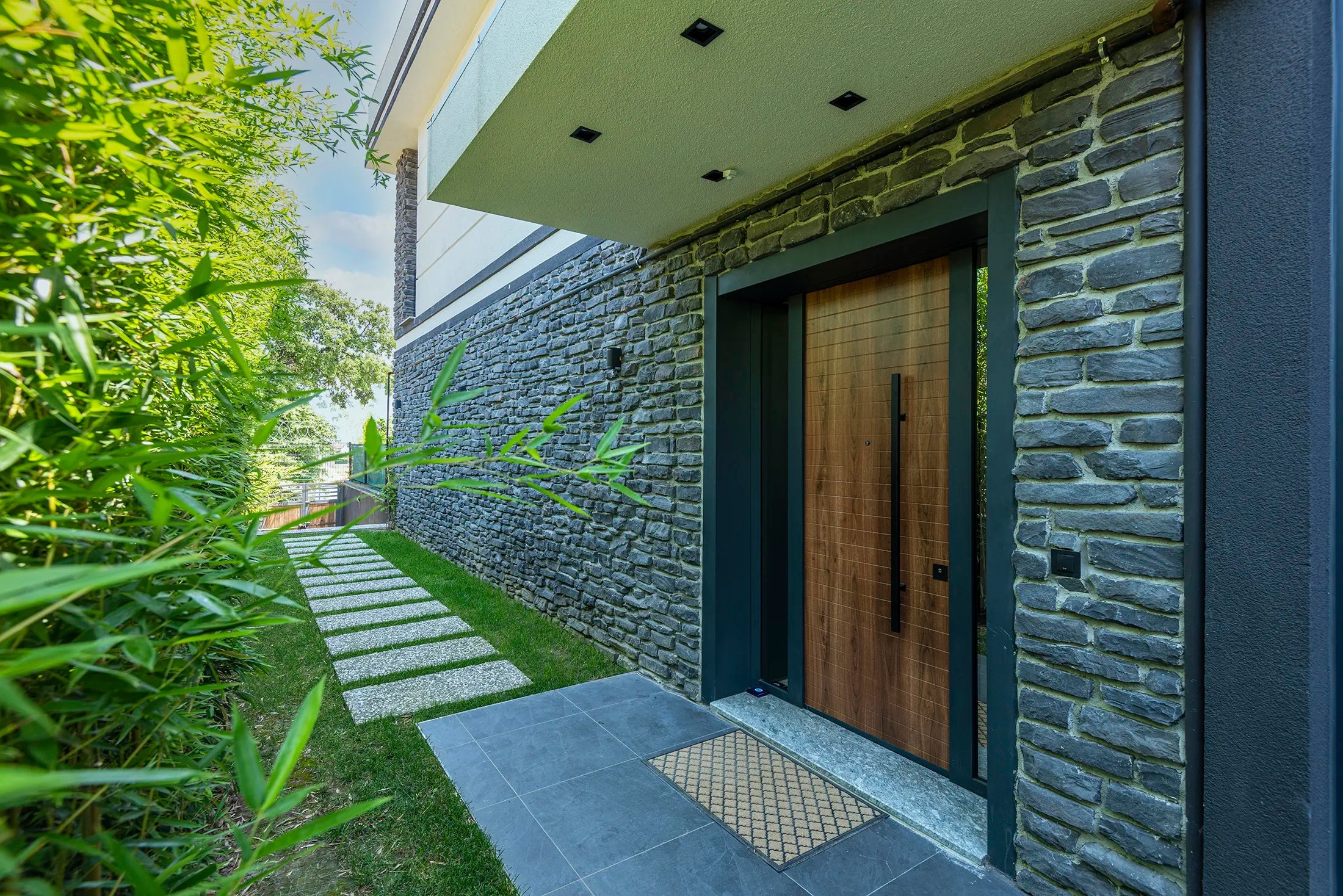 Cappadocia Anthracite Slate Look Manufactured Stone Handmade Veneer - Livfloors Collection